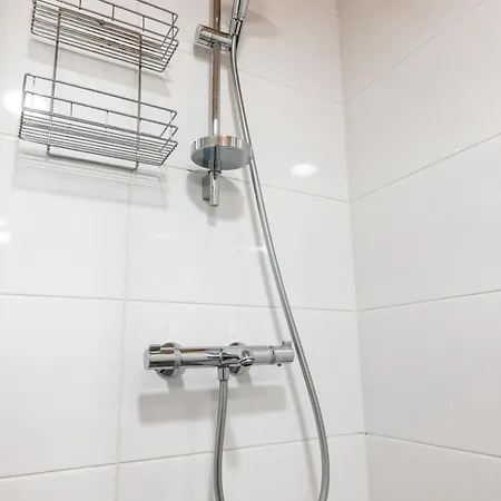 2ndhomes Modern & Cozy 2br In Center Daire