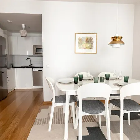 2ndhomes Modern & Cozy 2br In Center Apartment *